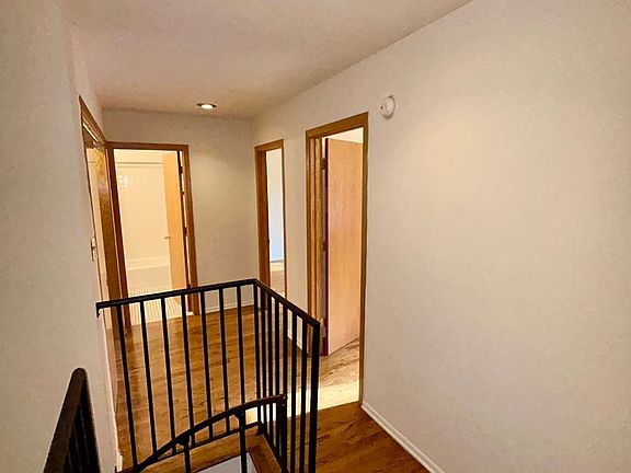 2nd image of 534 W Belden Ave APT 1A