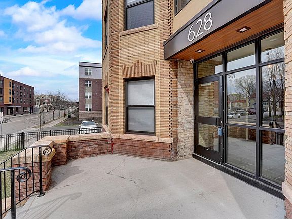 4th image of 628 E Franklin Ave #301