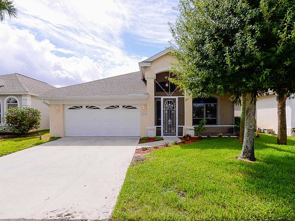 3rd image of 554 NW Lambrusco Dr