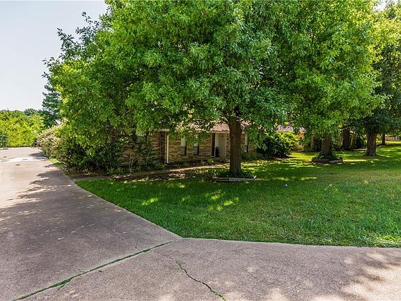 2nd image of 5113 Playa Dr
