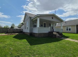 302 W Patterson St, Roodhouse, IL 62082