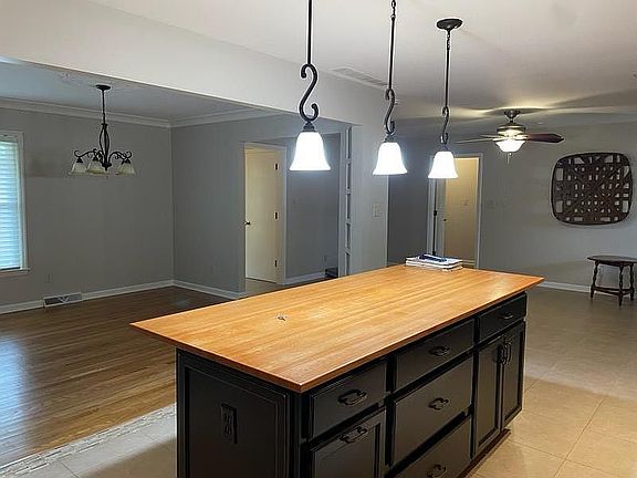 5th image of 3500 Ashlawn Dr
