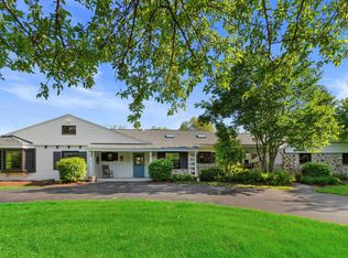 8220 N Pelican Ln, River Hills, WI 53217