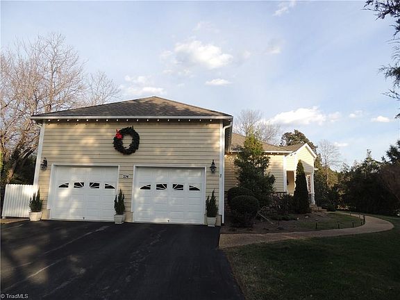 2nd image of 234 Oleander Dr