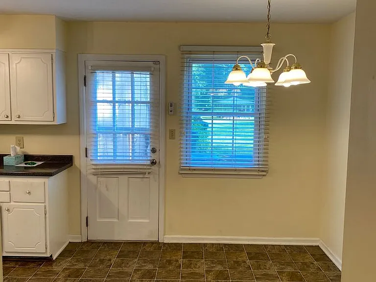 1002 Willow Dr #3 — Photo 5