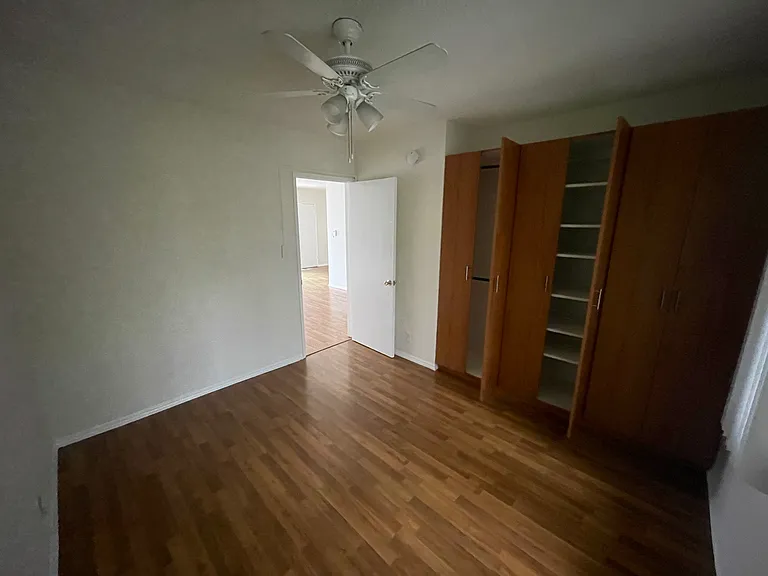 1560 N Laurel Ave — Photo 15