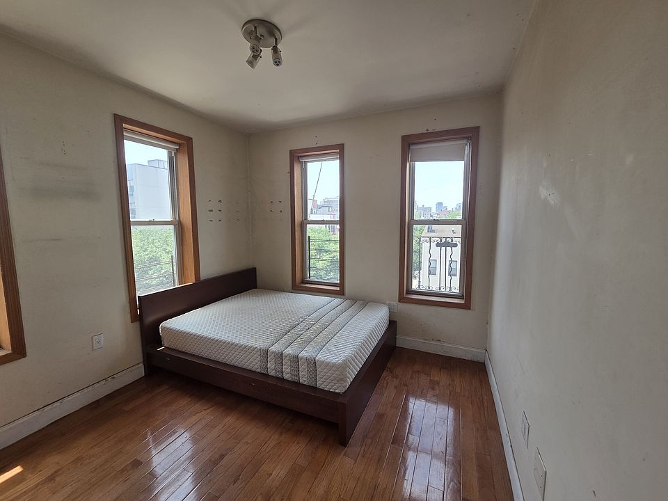 1st image of 641 Marcy Ave #16