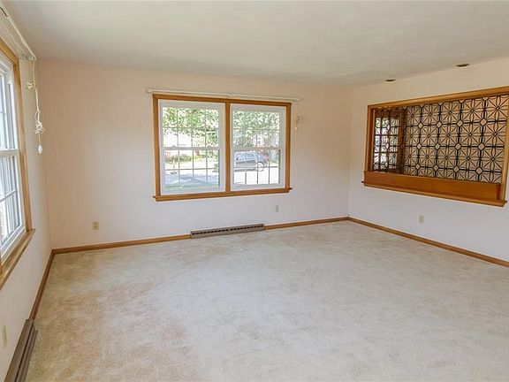 4th image of 1125 Donald Dr