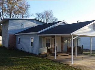 240 3rd Ave, Moundville, AL 35474