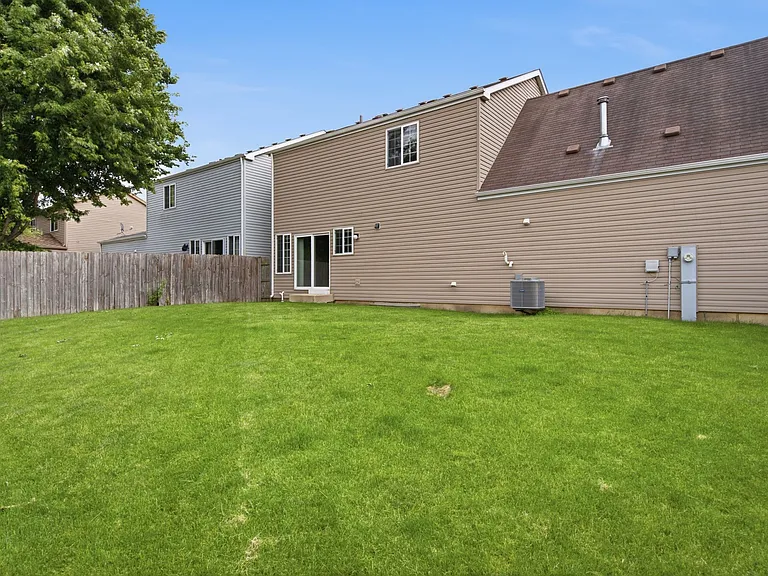 1758 Edith Ln — Photo 21