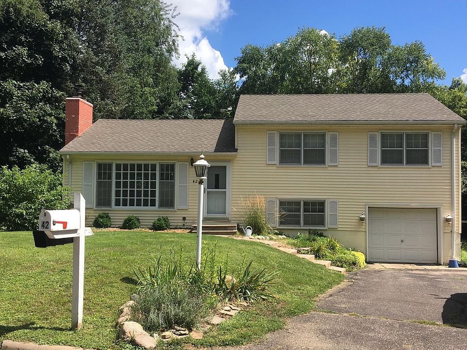 1st image of 42 Westwood Dr
