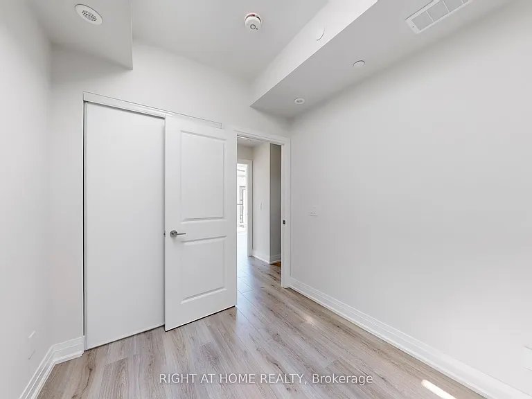 851 Sheppard Ave W #30 — Photo 23