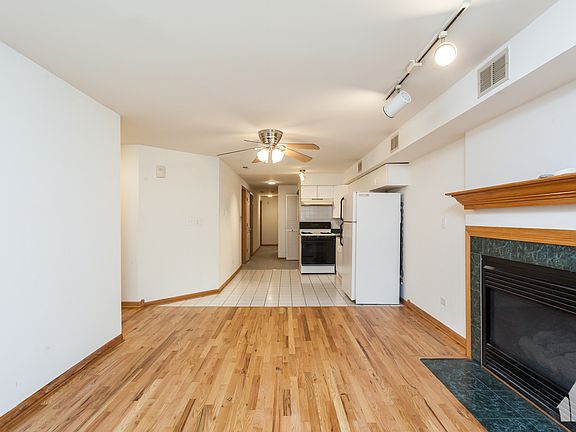 5th image of 1534 N Claremont Ave #G