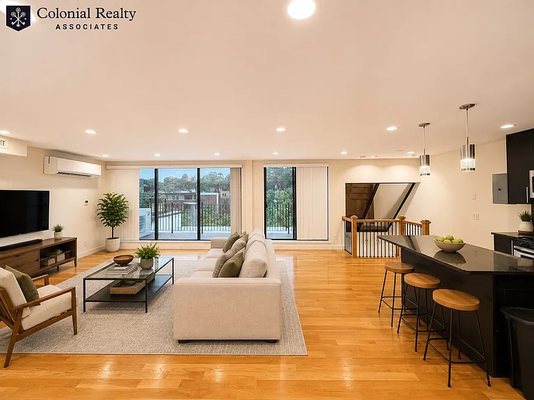 1616 Beacon St #4 — Photo 17