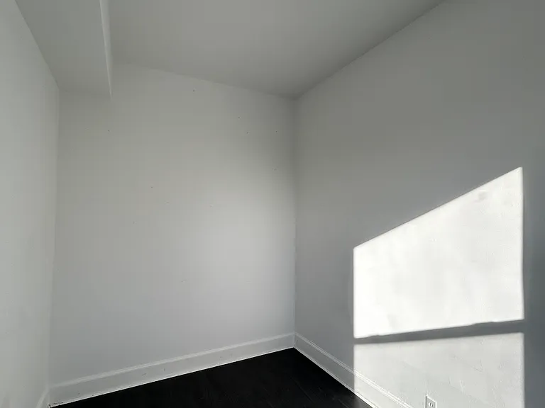 704 W Garfield Blvd #3 — Photo 7