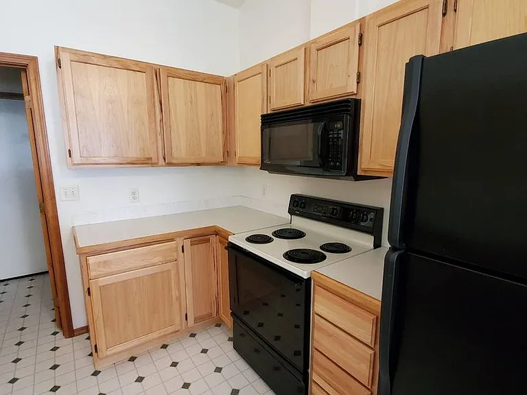 9506 Goodrich Rd SE — Photo 8