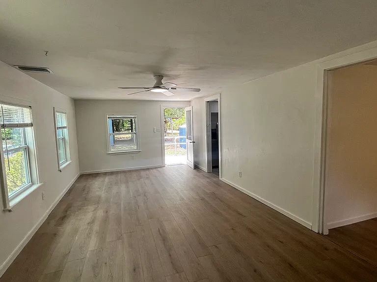 148 Willis Rd — Photo 13