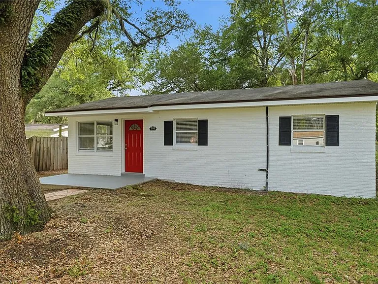 1009 Nebraska St — Photo 1