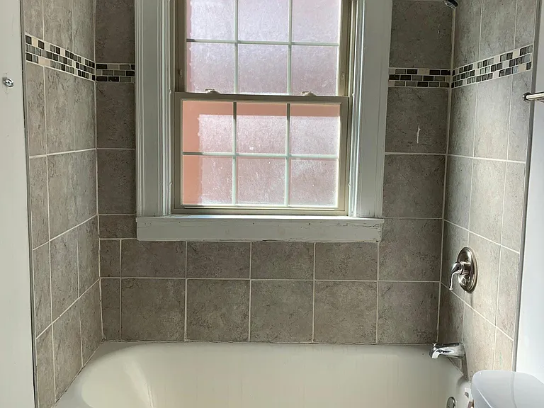 931 Nassau St #1 — Photo 4