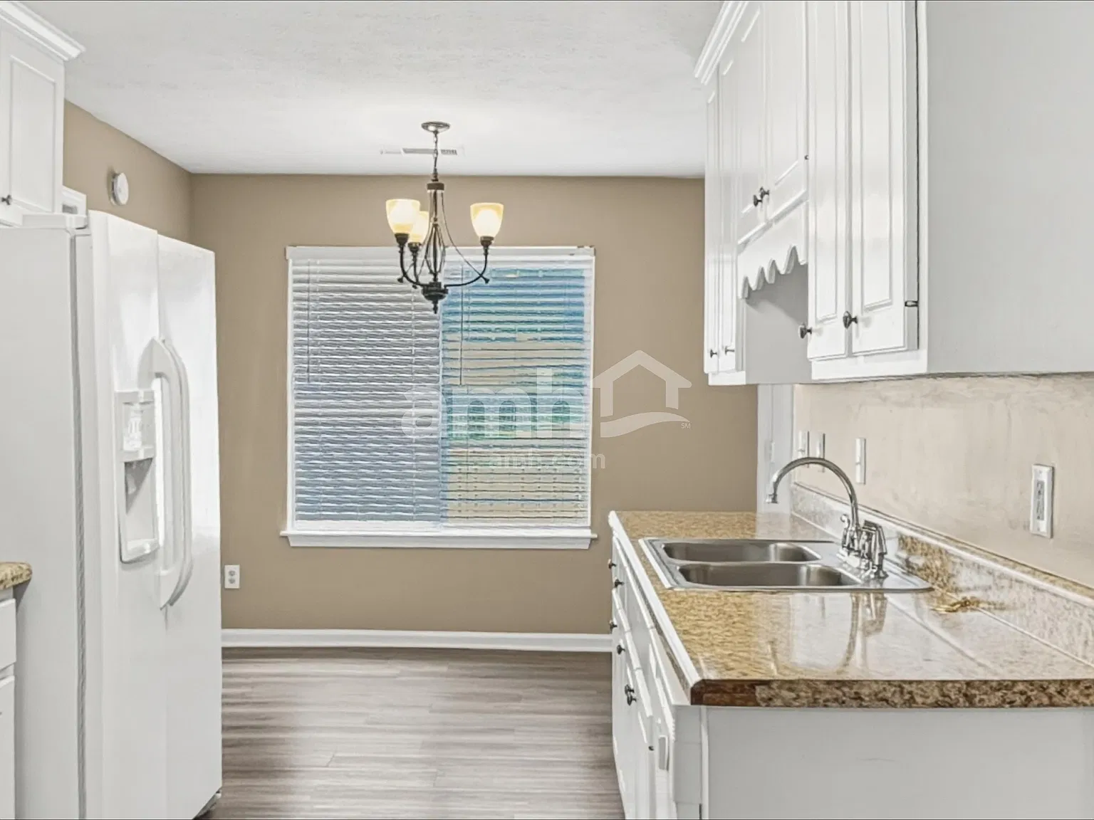 4 bed, 3.0 bath, 2317 sqft, $2,295 — Photo 3