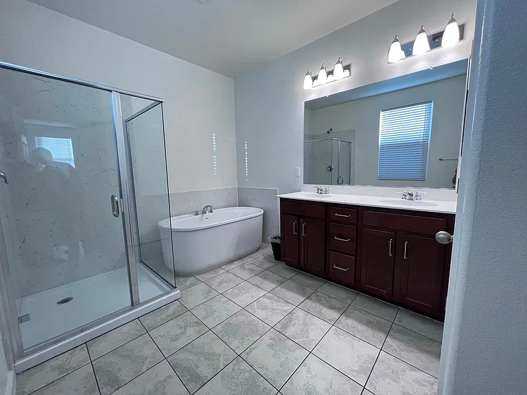 1400 Van Zee Dr — Photo 16
