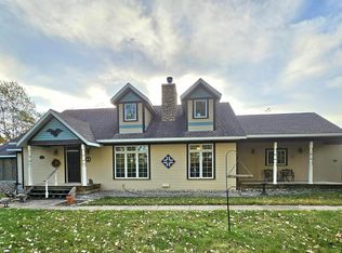 129 Lilac Dr, Dorchester, IA 52140
