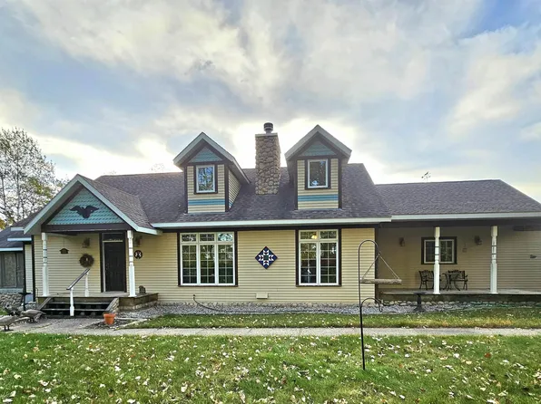 129 Lilac Dr, Dorchester, IA 52140