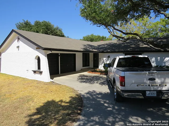 2 bed, 2.0 bath, 2244 sqft, $2,100 — Photo 2