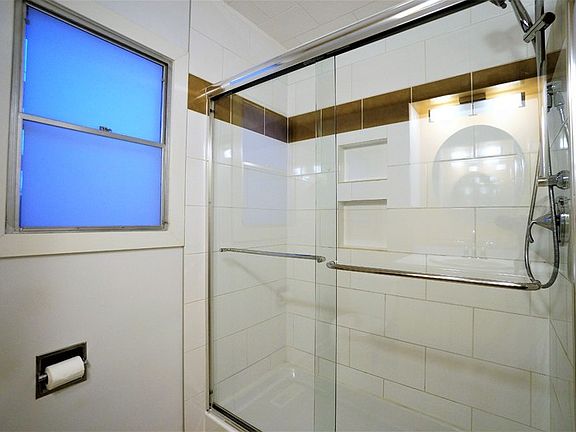 4th image of 7626 118th St NW