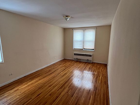 3rd image of 620 Reiss Pl #3