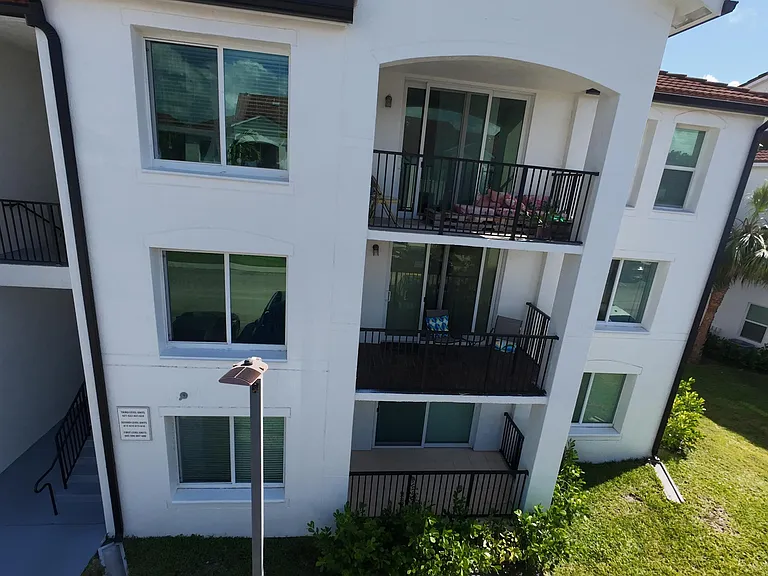 615 Villa Cir — Photo 3