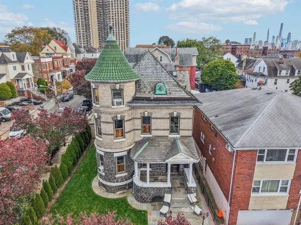 7722 Broadway image 37 of 47