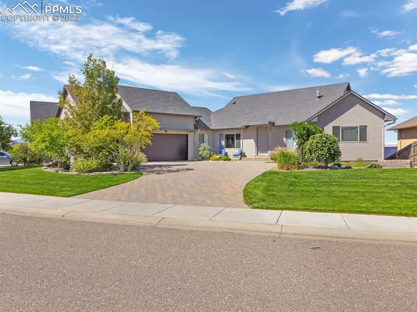 1529 Lynn Meadows Dr, Pueblo, CO 81005