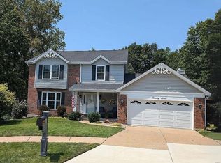 27 Harbor Springs Ct, Fenton, MO