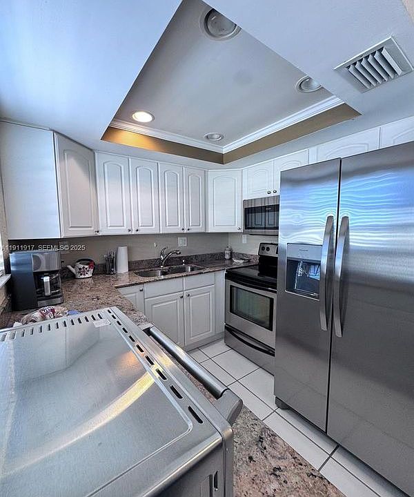 1st image of 2451 NE 49th St APT 213