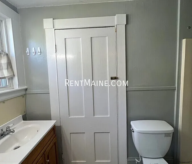 198 Center St #1 — Photo 4