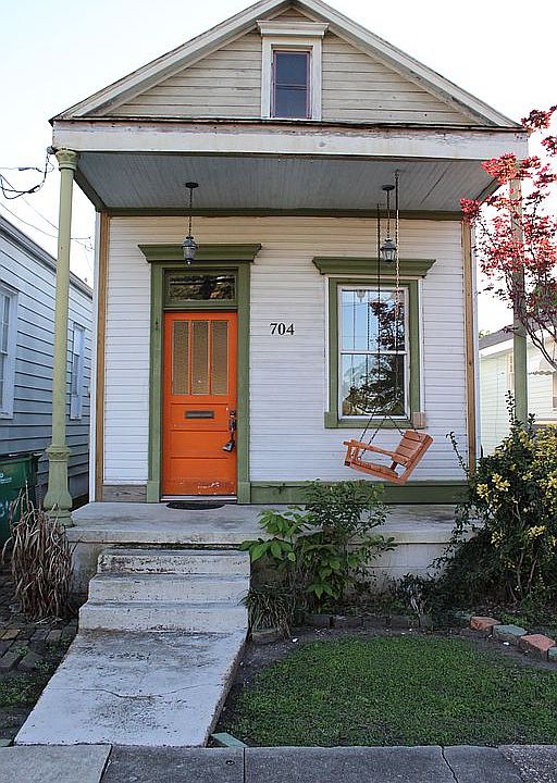 704 Newton front porch