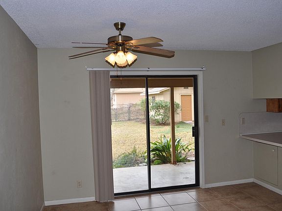3rd image of 111 Crestwood Dr