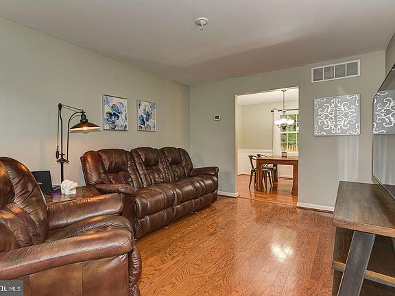 3rd image of 1177 Green Holly Dr
