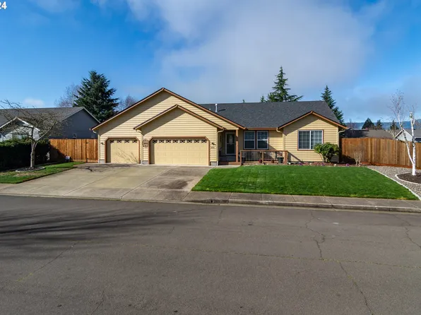 301 Greystone St, Sutherlin, OR 97479