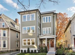 114 Davis Ave #2, Brookline, MA 02445