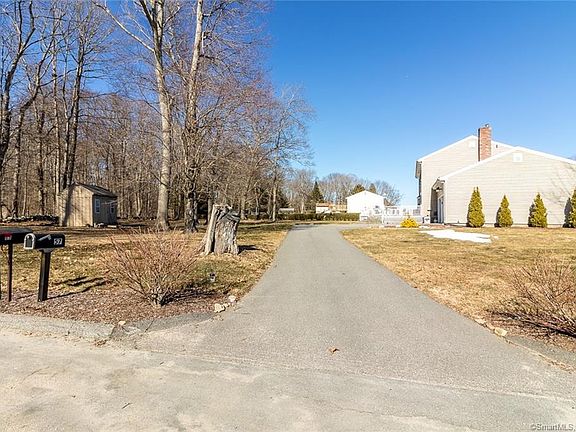 5th image of 57 Lisa Ln