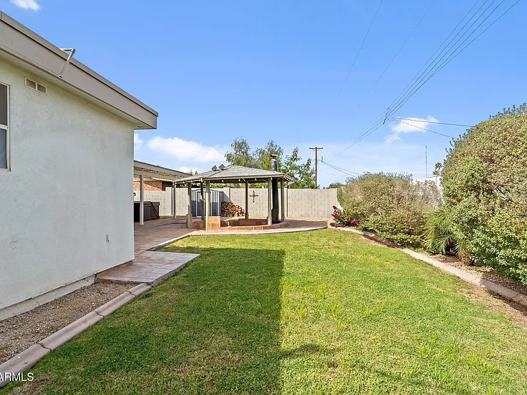 3007 N 84th Pl — Photo 14