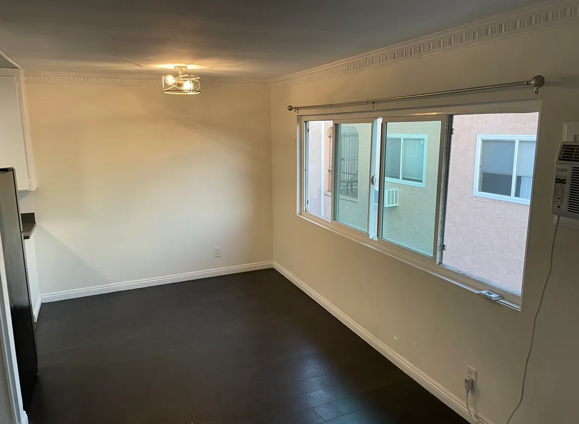 1 bed, 700 sqft, $1,750 — Photo 3
