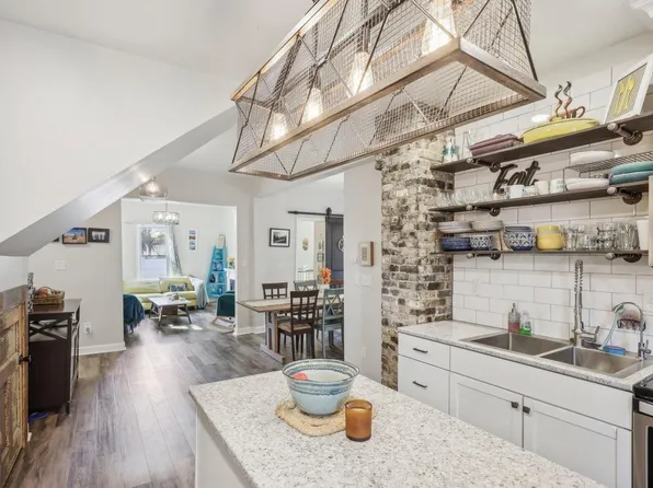 2032 N Booth St, Milwaukee, WI 53212