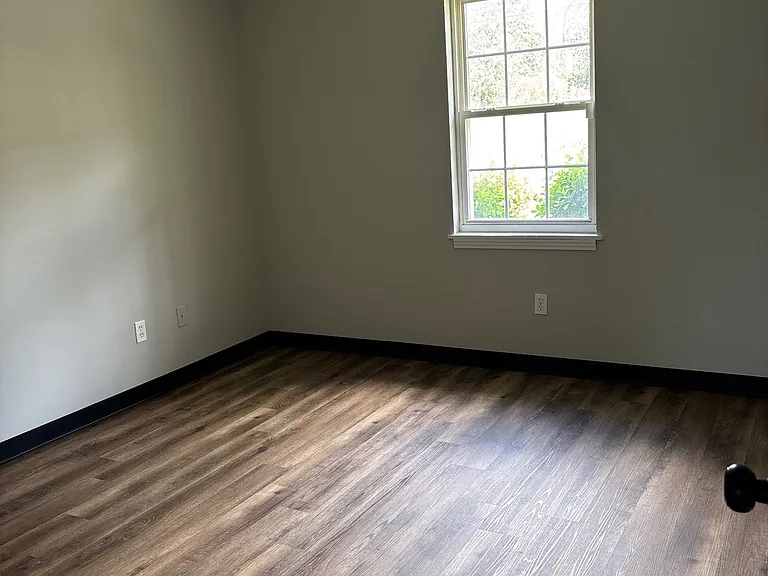 429 N Wilson Ave — Photo 8
