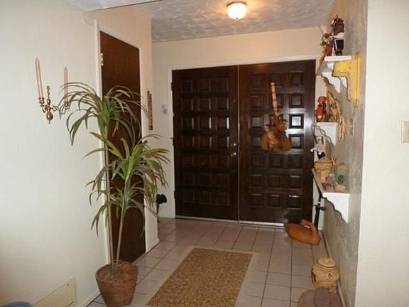 Tiled entry