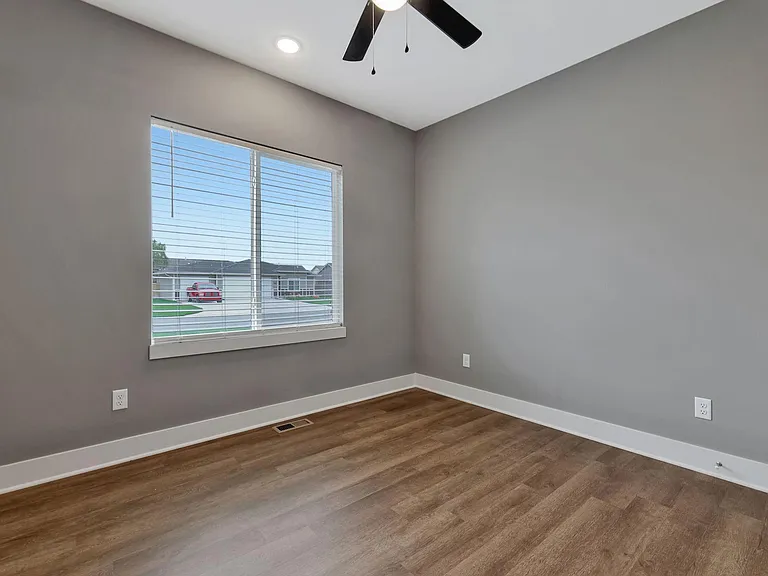 4617 S Doris Ct — Photo 28