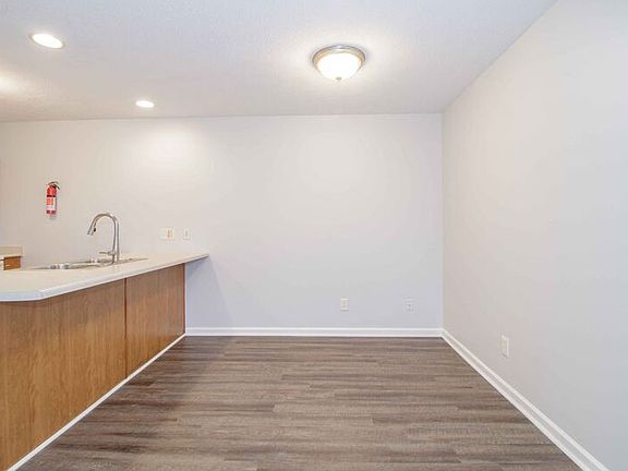 4th image of 1644B Golf Club Ln