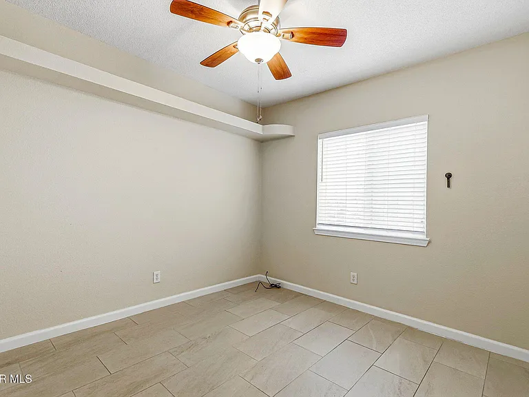 1308 Rose Bud Ln — Photo 13
